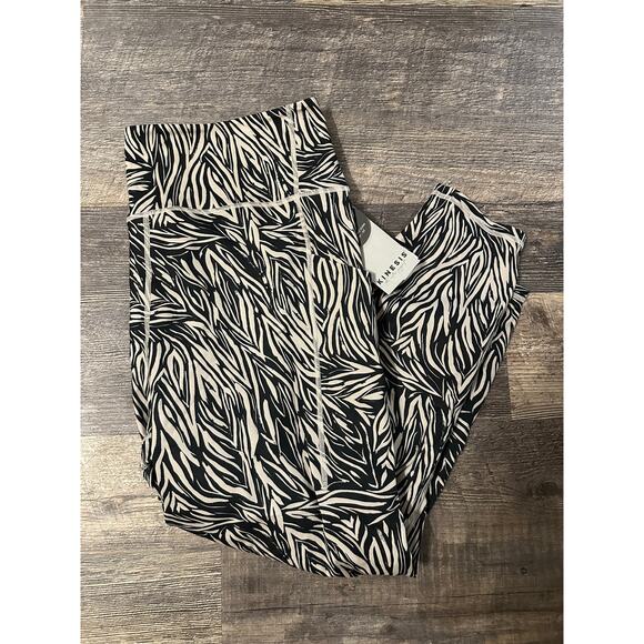 Kinesis Women's Black Cream Animal Print Active Stretch Leggings Size 2X NWT - Picture 2 of 6